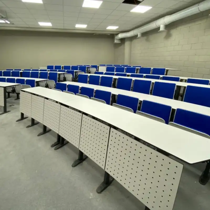 sunderland-compact-oval-amfi-sirasi-02